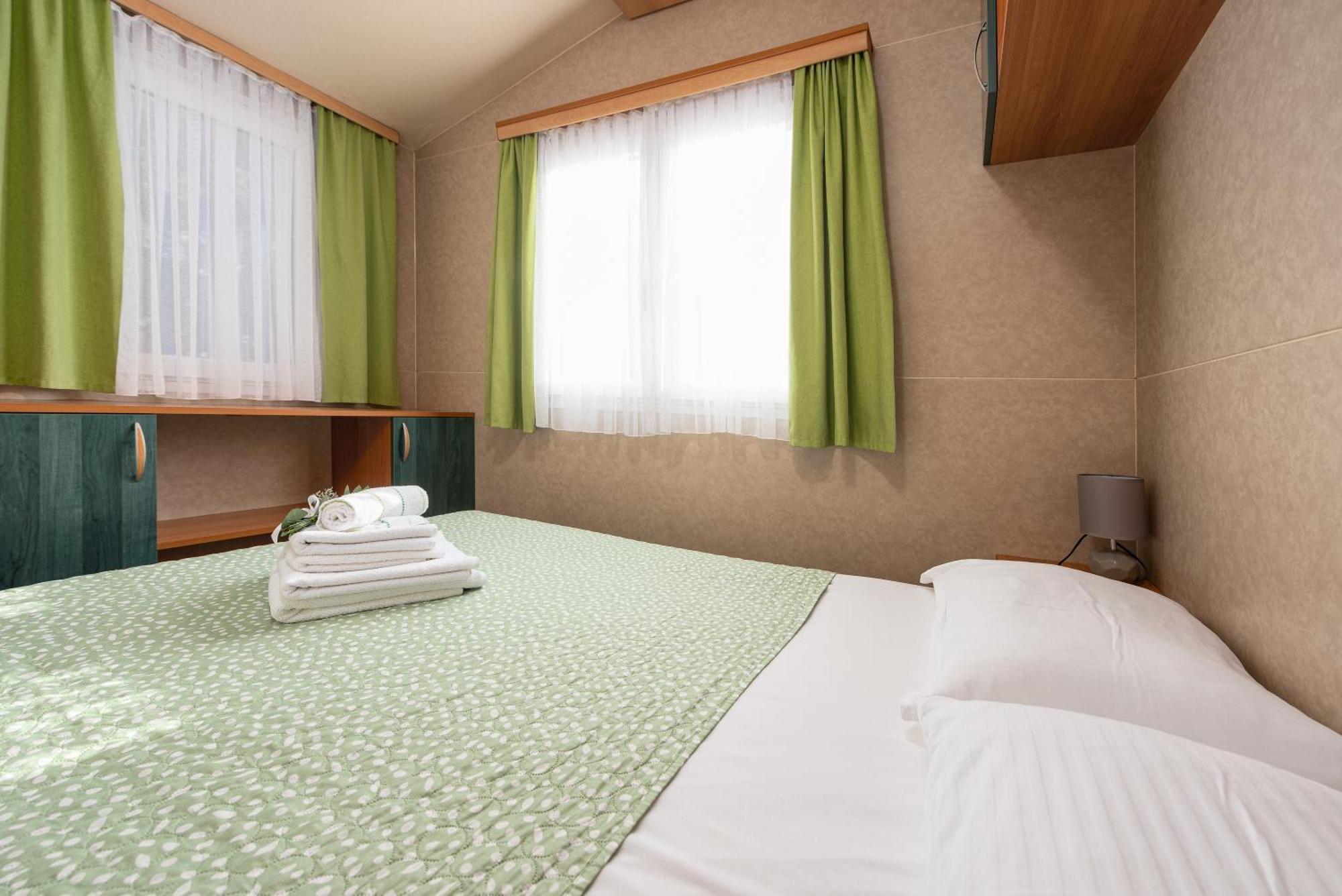 Camp Mrkva Mobile Homes Sukošan Oda fotoğraf