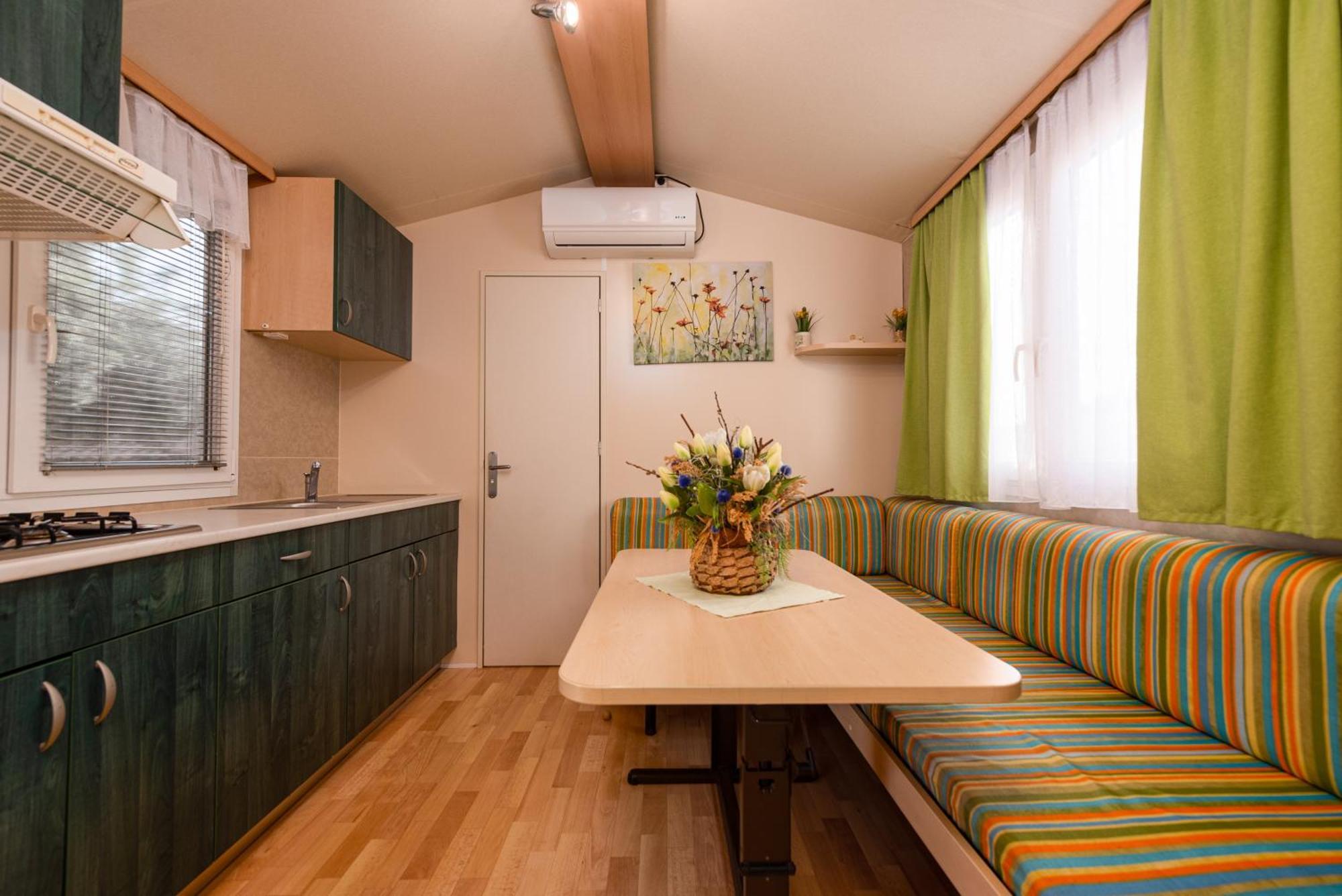 Camp Mrkva Mobile Homes Sukošan Oda fotoğraf